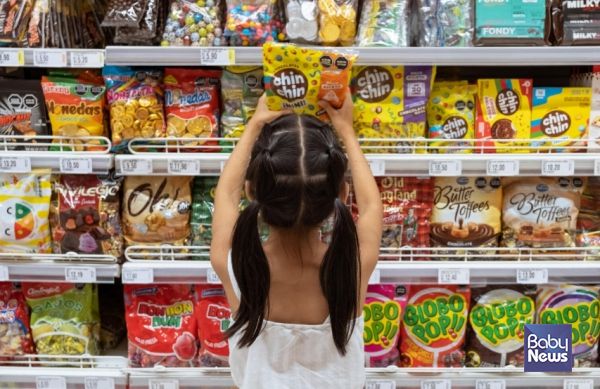 전 세계 어린이 10명 중 1명이 비만인 것으로 나타났다. 특히 올해는 처음으로 어린이 비만율이 저체중율을 넘어섰다. ⓒ유니세프