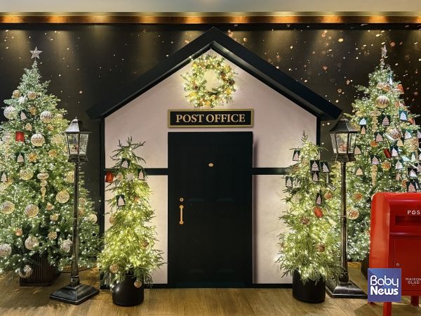 전 지점 글래드 호텔이 지점별 이색적인 인증샷을 찍을 수 있는 ‘글래드 크리스마스 포토존’ 선보여. ⓒ글래드 호텔