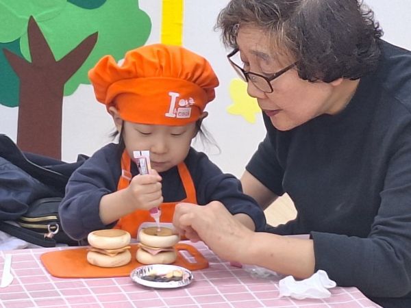 부모·자녀 체험프로그램 진행 모습. ⓒ구리시육아종합지원센터