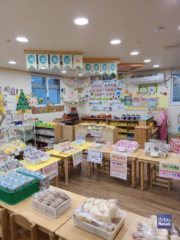 국민의사로 불리는 뇌과학의 권위자 이시형 박사와 영유아 교육 전문가 윤선우 대표(하우투랩)가 공동 개발한 뇌과학 기반 인성 교육 프로그램 ‘세로토닌 키즈(Serotonin Kids)’가 임신·출산·육아 전문 매체 베이비뉴스와 전략적 협약을 맺고 서비스 대중화에 나선다. ⓒ하우투랩