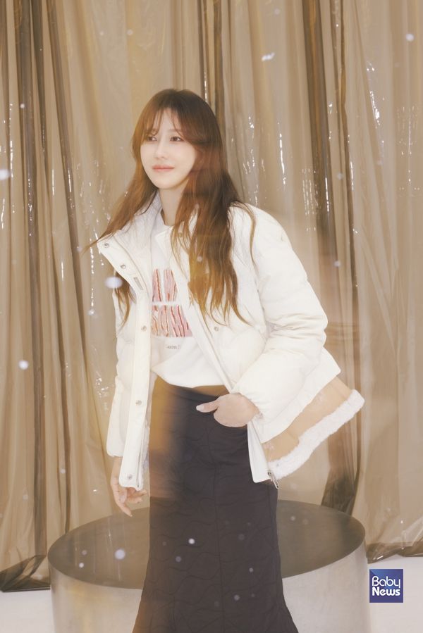 올리비아로렌, 이지아 겨울 화보_‘2025 FW 시즌오프 프로모션’ 주요 제품 착용. ⓒ올리비아로렌