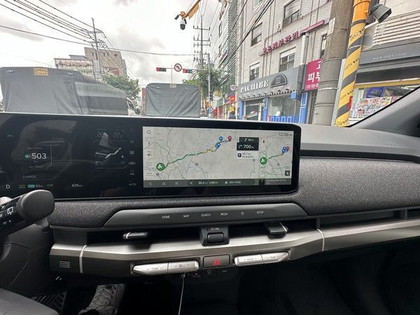 스마트 회생 시스템 3.0은 내비게이션 정보를 활용한다. 사진=이코노믹리뷰 이소영