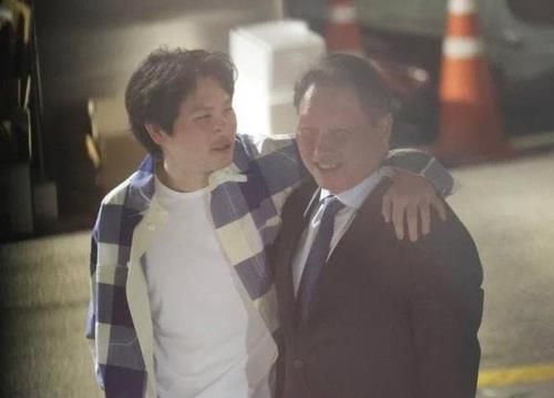 최태원 SK그룹 회장과 아들 최인근씨. 사진=인터넷 커뮤니티 캡처