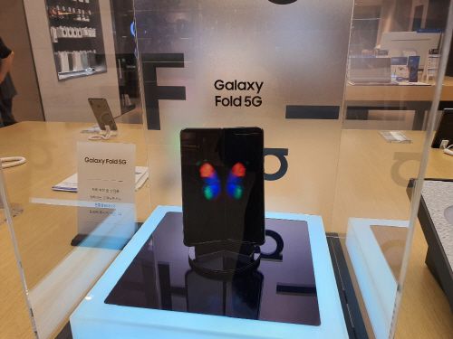 첫 갤럭시 폴더블폰인 폴드/사진=황의중 기자