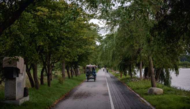 경포호 산책로/ 한국관광공사 제공