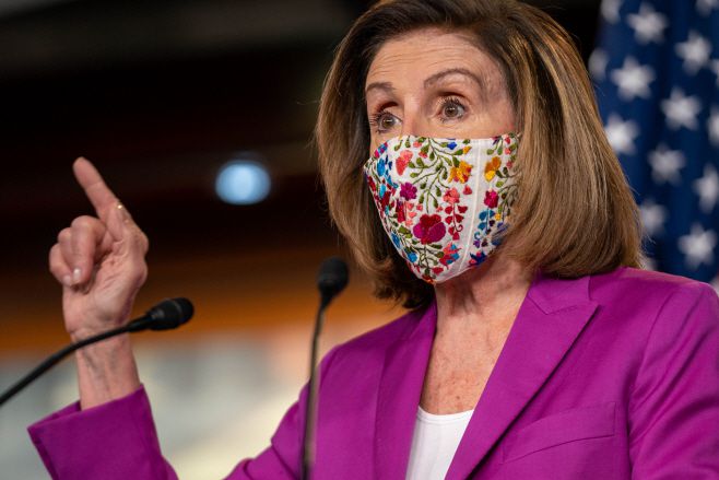 미국 민주당 소속 낸시 펠로시 하원의장이 지난 7일(현지시간) 워싱턴 D.C. 연방의사당에서 기자회견을 하고 있다./사진=워싱턴 D.C. UPI=연합뉴스