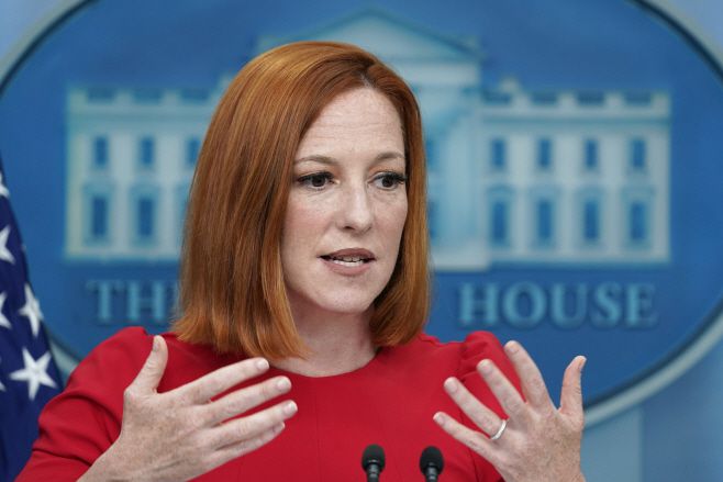 젠 사키 미국 백악관 대변인이 4일(현지시간) 백악관에서 정례 브리핑을 하고 있다./사진=AP=연합뉴스