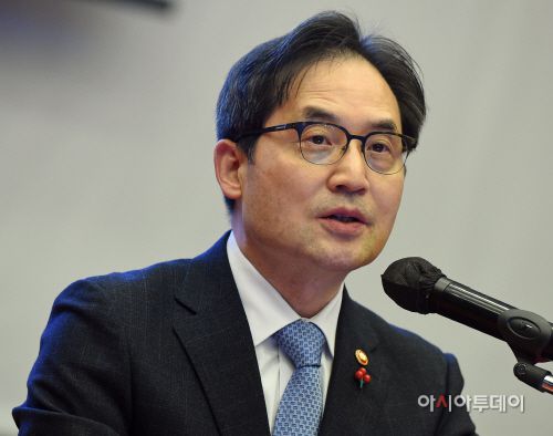 아시아투데이 송의주 기자 = 한기정 공정거래위원장이 20일 서울 중구 대한상공회의소에서 열린 '2022 공정거래협약 모범사례 발표회'에서 축사를 하고 있다.