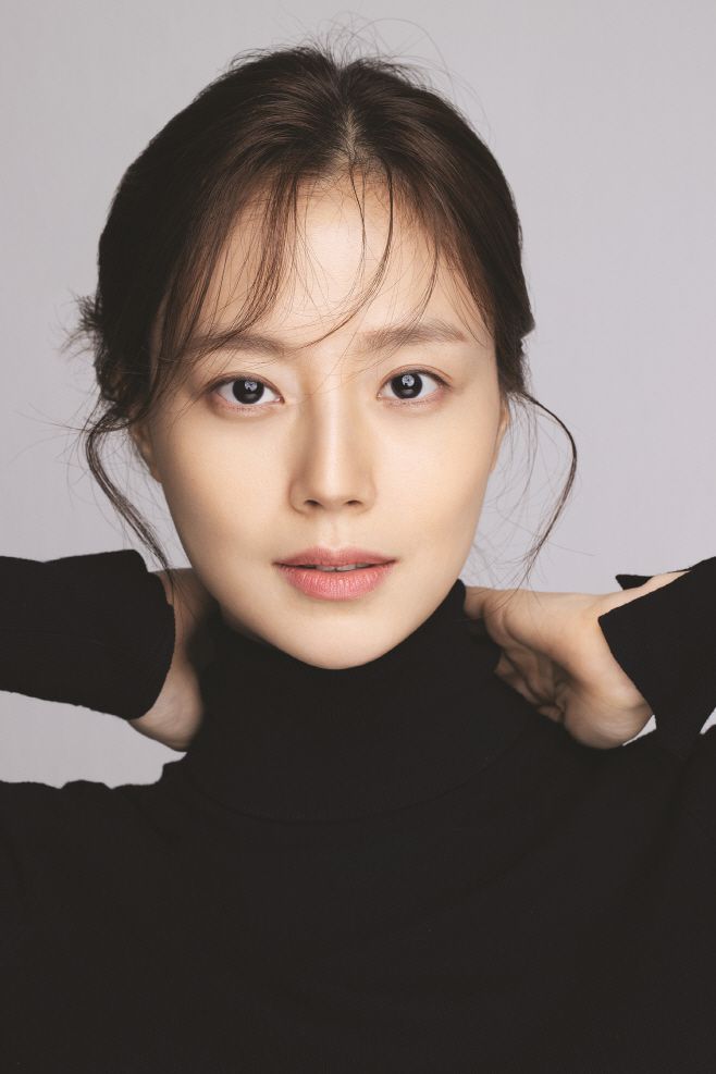 배우 문채원이 '법쩐'을 통해 새로운 모습을 보여주었다./제공=아이오케이컴퍼니