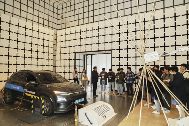 전자파적합성시험실./제공=자동차안전연구원