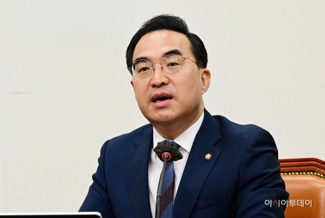 박홍근 더불어민주당 원내대표가 19일 국회에서 열린 최고위원회의에서 발언을 하고 있다./이병화 기자