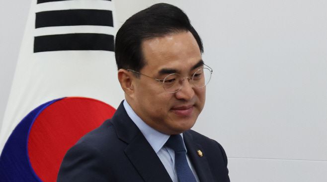 박홍근 더불어민주당 원내대표가 20일 국회에서 열린 당 정책조정회의에 참석하고 있다. /연합