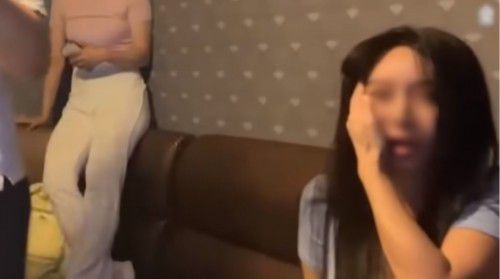 임블리에게 물컵 맞고 얼굴 감싼 감성여울