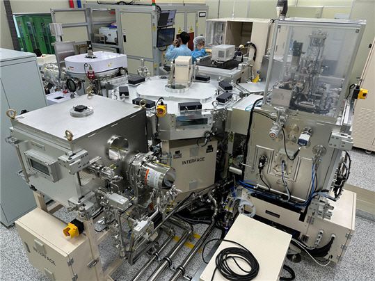 한전 전력연구원에 구축된 대면적 페로브스카이트 모듈 제조 시스템./제공=전력연구원