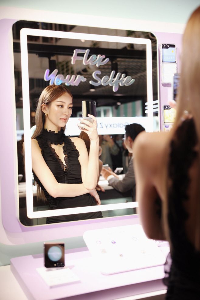 1일 태국 방콕의 '센트럴 월드' 쇼핑몰에 위치한 '갤럭시 익스피리언스 스페이스'./삼성전자