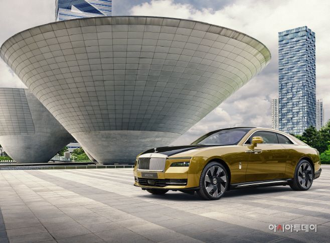 롤스로이스 브랜드 최초 순수전기 모델 '스펙터' / 롤스로이스코리아