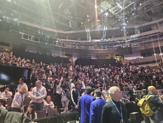 17일(현지시간) 미국 새너제이 SAP센터에서 열린 '갤럭시 언팩 2024'에 참석한 국내외 삼성전자 거래선, 인플루언서, 미디어. 이날 2100여명이 참석했다./정문경 기자