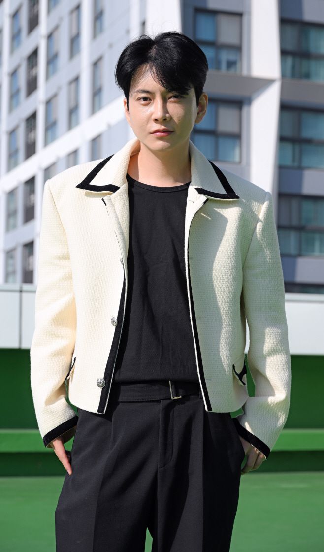 트로트 귀공자 하태하가 "조항조 선배처럼 드라마틱하게 노래하는 가수로 성장하는 게 꿈"이라고 밝혔다./송의주 기자