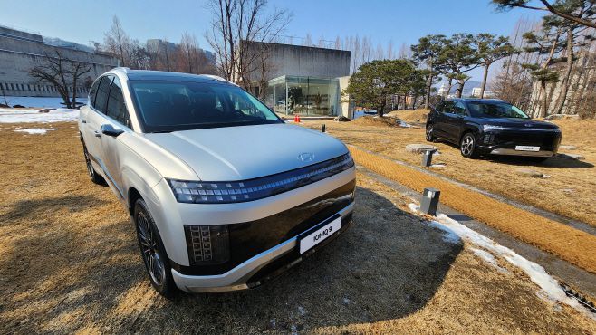 경기 양평 이함캠퍼스에 전시된 아이오닉 9의 모습./김정규 기자