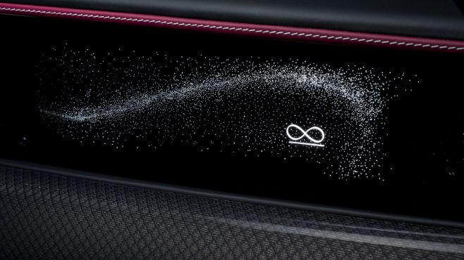 롤스로이스 블랙 배지 스펙터의 일루미네이티드 페시아 / 롤스로이스모터카