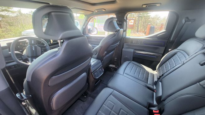 타스만의 2열 모습./기아