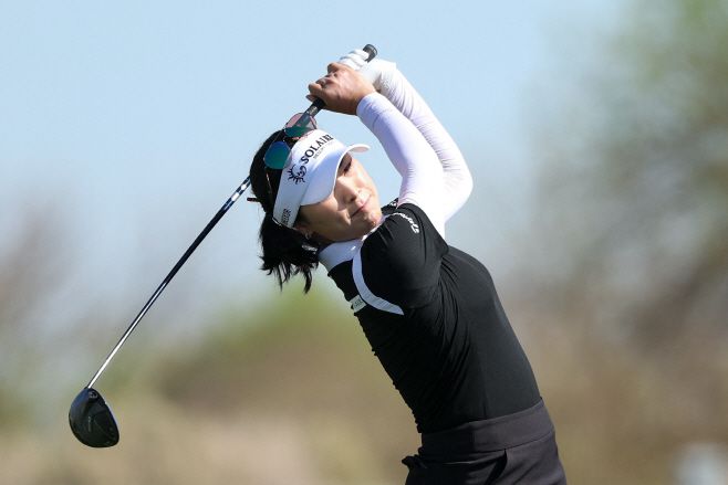 윤이나가 지난 LPGA 투어 포드 챔피언십 1라운드 4번 홀에서 티샷을 하고 있다. /AFP 연합뉴스
