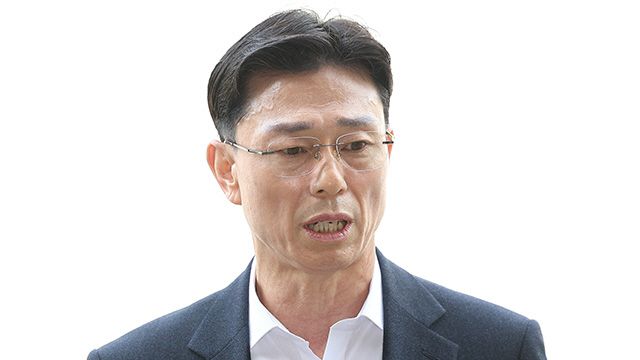 임성근 전 해병대 1사단장이 해병대 채모 상병 순직사건 외압 의혹의 수사 포렌식 참관을 위해 지난 23일 경기도 과천 고위공직자범죄수사처(공수처)로 들어서며 입장문을 읽고 있다. /연합뉴스