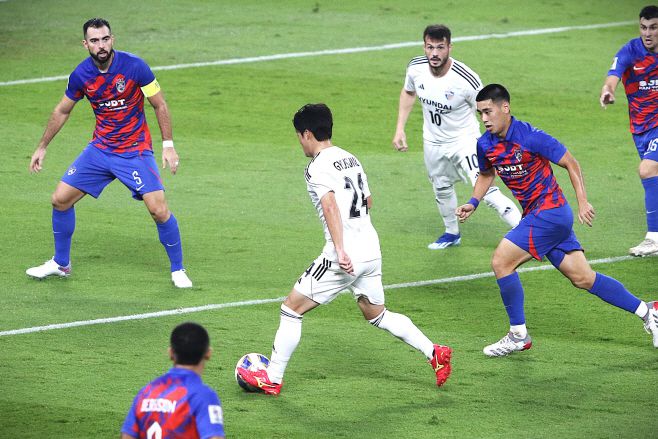 2023년 AFC 챔피언스리그에서 경기를 치르고 있는 울산HD. / 사진 전형찬 선임기자