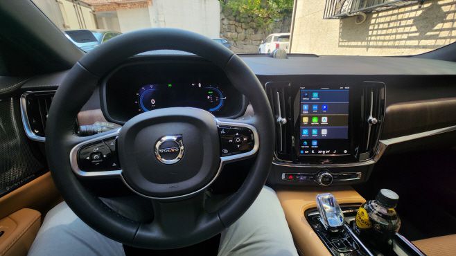 볼보 S90의 운전석 모습./김정규 기자