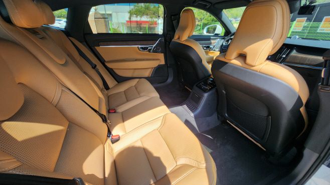 볼보 S90의 2열 모습./김정규 기자