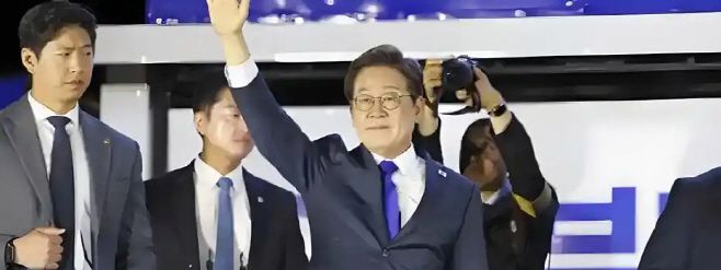 이재명 대통령의 당선 소식을 전한 중국의 한 인터넷 포털 사이트에 실린 사진. 중국의 한국 대선 결과에 대한 높은 관심을 반영한다./바이두.
