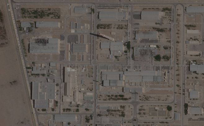 이스라엘의 공습으로 일부 건물이 파괴된 이란 이스파의  핵기술 센터 모습으로 미국 민간 위성업체 플래닛 랩스 PBC가 16일 찍을 사진./로이터·연합