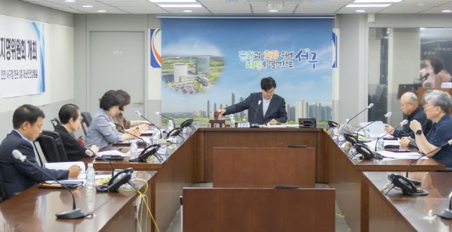 지난 13일 열린 '2025년도 제2회 인천 서구 지명위원회'에서 제3연륙교의 구 대표 명칭으로 '청라대교'를 선정하는 안건이 출석위원 만장일치로 원안 가결됐다./서구