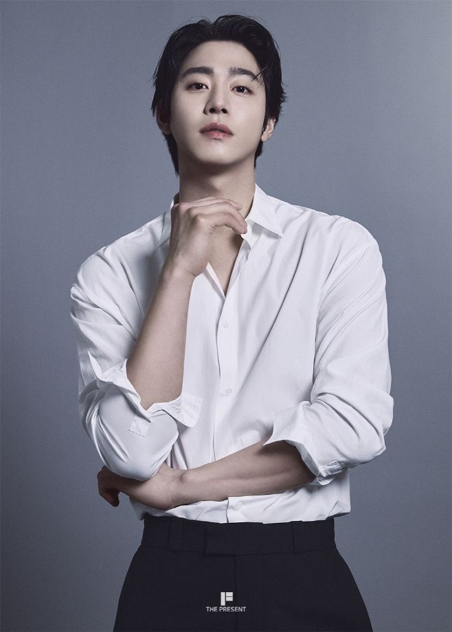 안효섭/더프레젠트컴퍼니