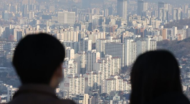 서울의 한 아파트 밀집지역 전경./연합뉴스