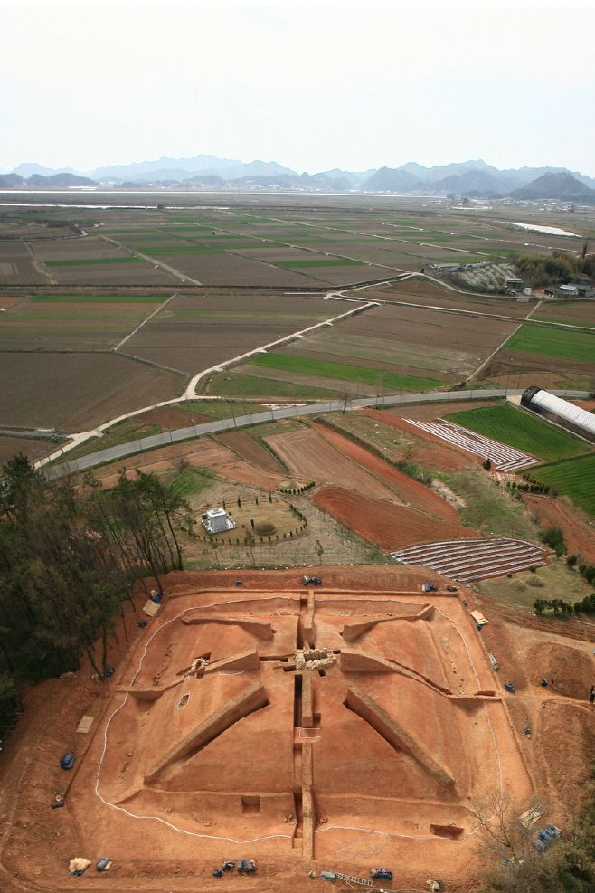 옥야리 장동 방대형 고분. /국가유산청