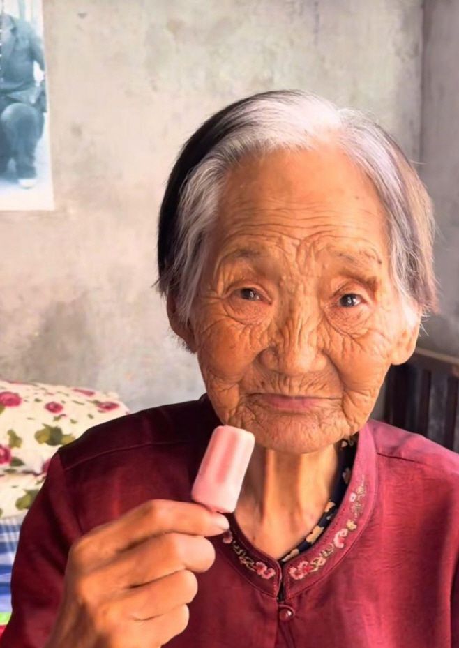 이번달 중순 타계한 '왕훙할머니' 별명의 천하이탕 씨./신징바오