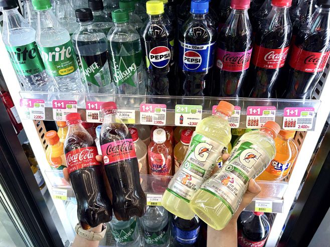 CU는 8월 한 달 간 대규모 음료 행사를 진행한다./ CU