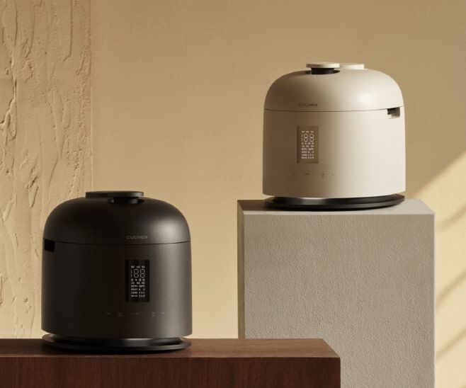 쿠첸 '123 밥솥'. 완쪽부터 다크 실버, 매트 아이보리./쿠첸