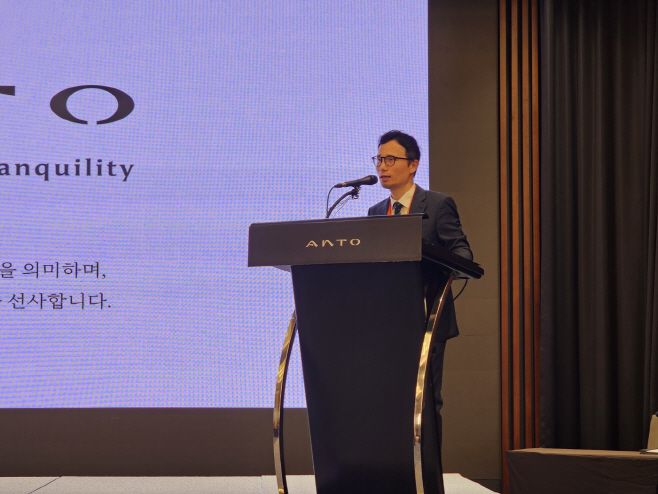 조성일 안토 대표가 23일 서울 한화호텔앤드리조트의 안토 그랜드볼룸에서 열린 '안토 미디어투어'에서 브랜드 설명을 하고 있다. / 차세영 기자