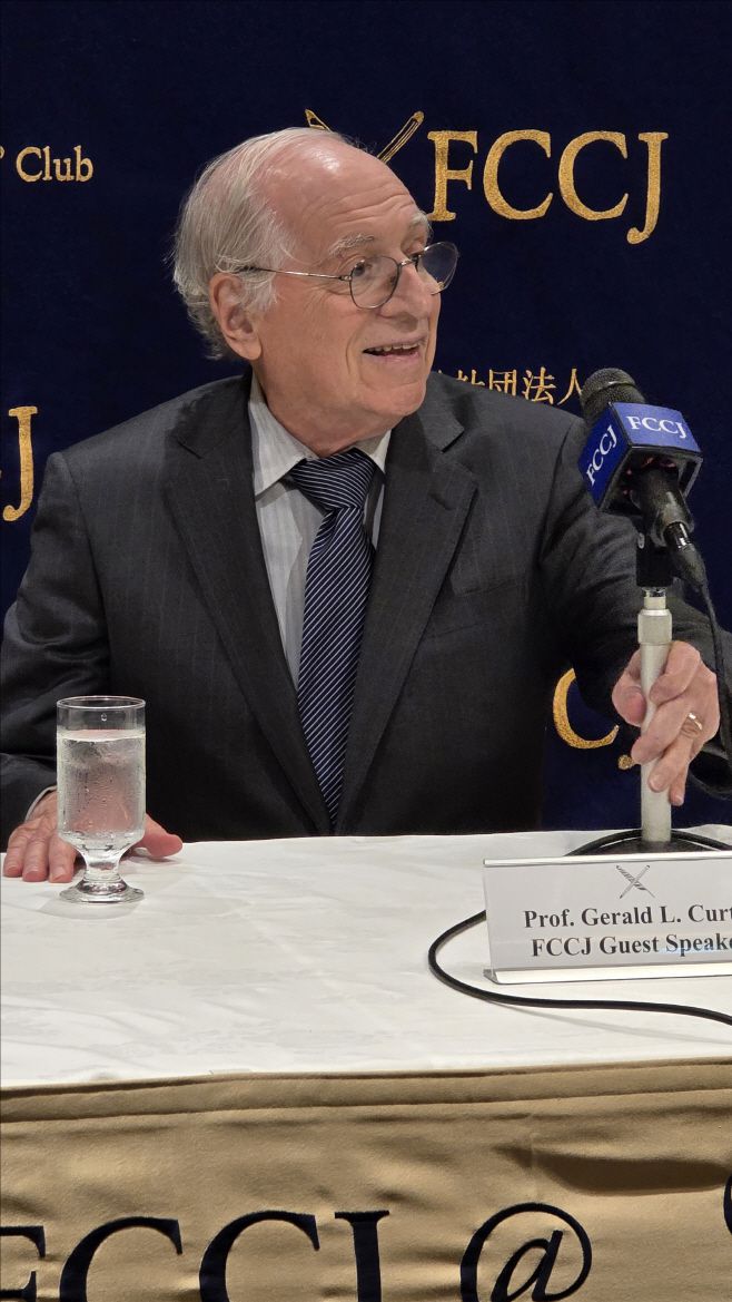 커티스 교수는 인터뷰 내내 한일관계의 중요성을 반복했다. 그는 한국 정부뿐 아니라 일본 내 지도자들에게도 장기적 관점의 외교 전략 필요성을 강조했다./최영재 도쿄 특파원