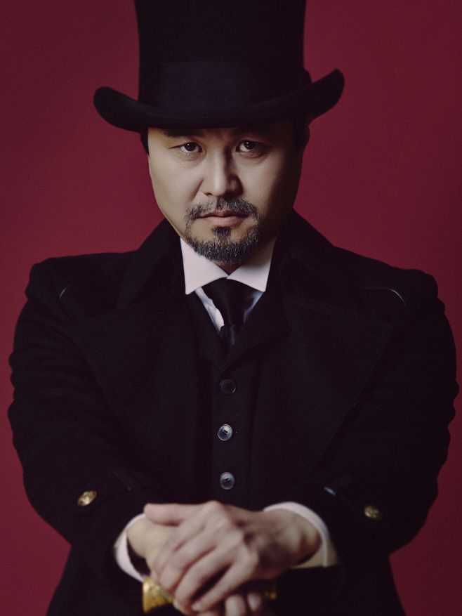 뮤지컬 '크리스마스 캐럴'에서 스크루지 역을 맡은 배우 이경준. /세종문화회관