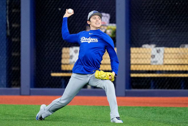 LA 다저스의 마무리 투수로 떠오른 사사키 로키. /AFP·연합