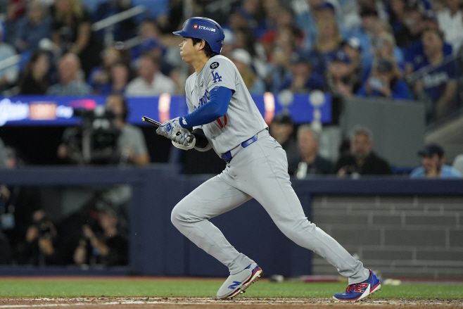 메이저리그에 유일무이 '이도류' 오타니 쇼헤이. /EPA·연합