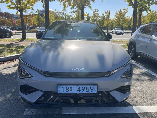 기아 '더 뉴 EV6' 전면 모습. /한대의 기자