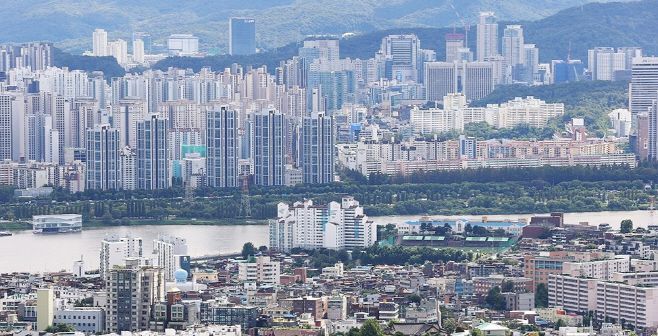 한강을 낀 서울 아파트 단지 전경./연합뉴스