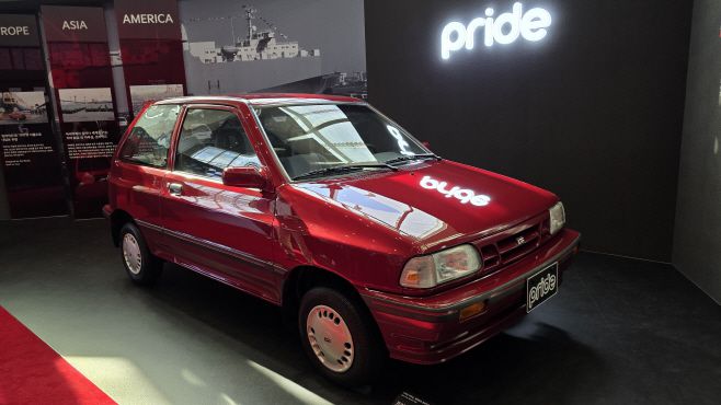 5일 경기 용인시 기아 비전스퀘어에 전시된 기아 '프라이드' 차량의 모습./김정규 기자