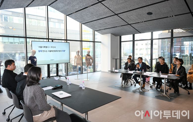 주용태 서울시 경제실장이 5일 오전 서울 성동구 무신사 성수동 본사에서 열린 서울패션봉제산업 활성화를 위한 '서울시-무신사 업무협약 체결식'에서 인사말을 하고 있다. /정재훈 기자