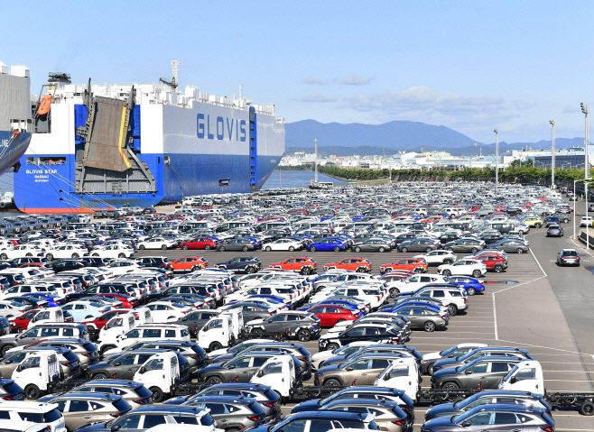 울산항에 수출 대기 중인 차량들 모습./현대차