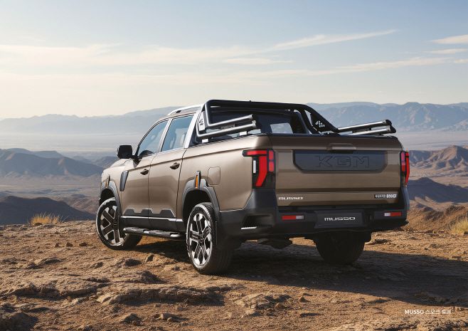 KGM 무쏘 후측면./KGM